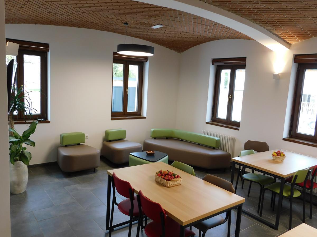 Hostel Bearlog Kocevje Eksteriør bilde