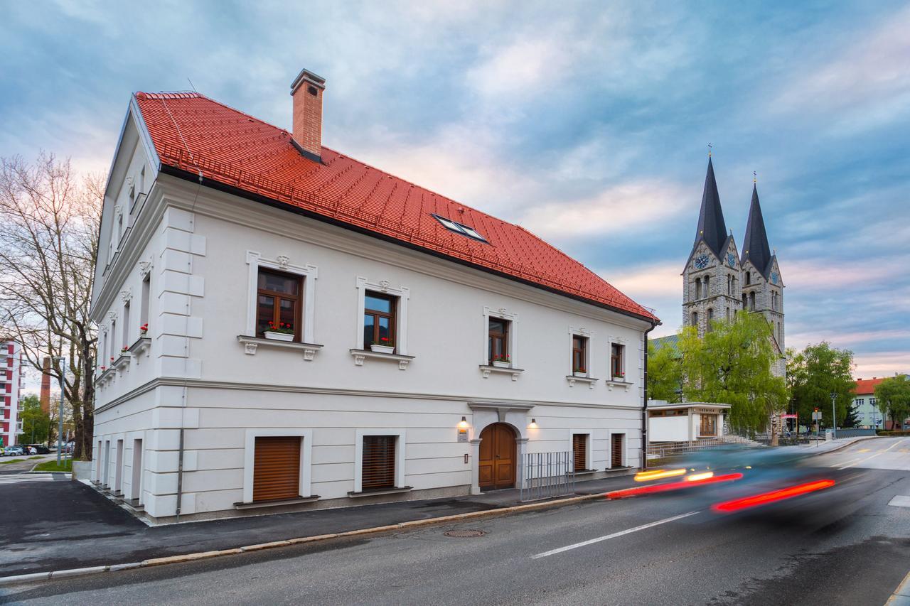 Hostel Bearlog Kocevje Eksteriør bilde